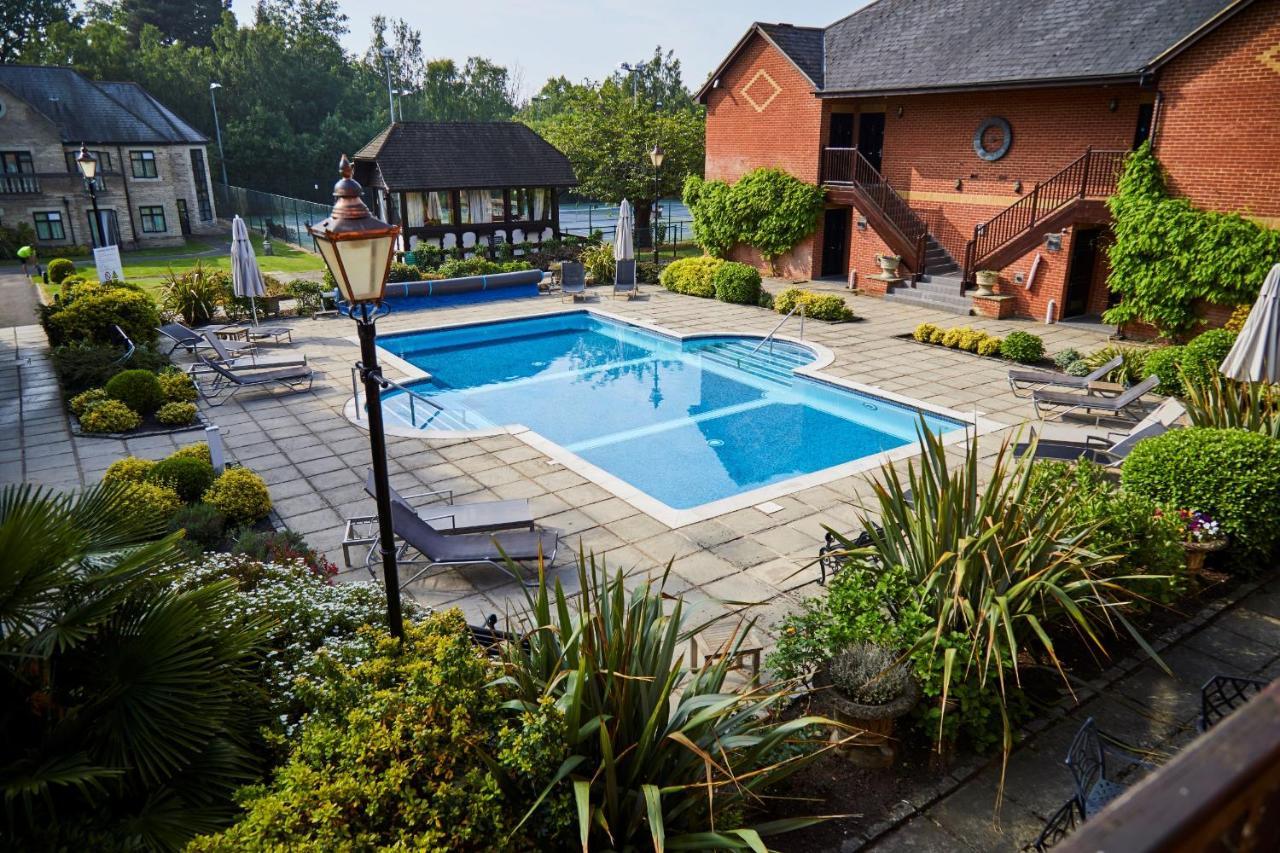 Foxhills Club & Resort Ottershaw Eksteriør bilde